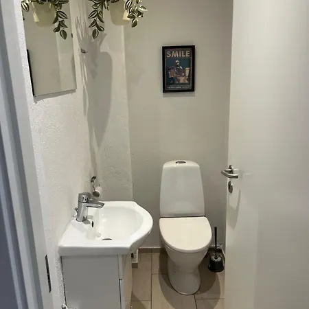 Mini 12- Meget Taet Pa Lego House Og Centrum * Billund