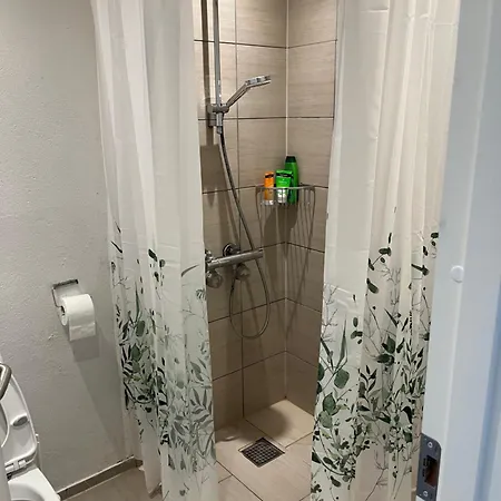 Mini 12- Meget Taet Pa Lego House Og Centrum